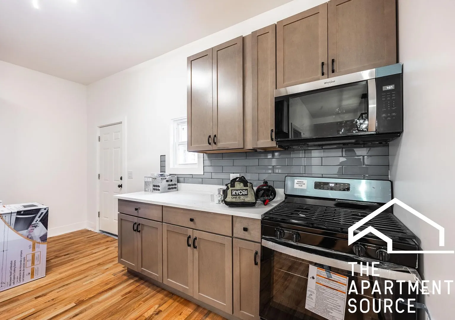 2 bed, $2,595 — Photo 4