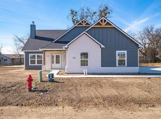 116 E Bexar St, Mabank, TX 75147