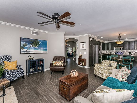 5th image of 6831 Tiara Ave