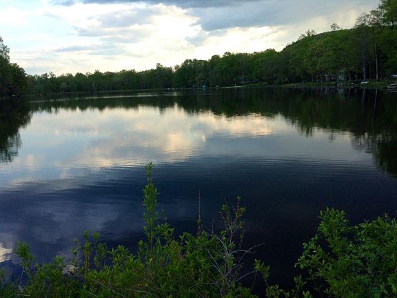 5th image of 946 Plymouth Lake Dr