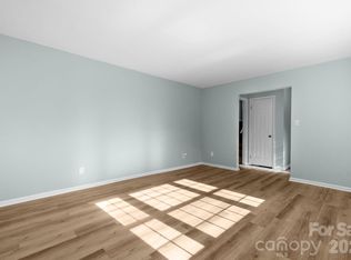 102 Castlegate Dr, Morganton, NC 28655