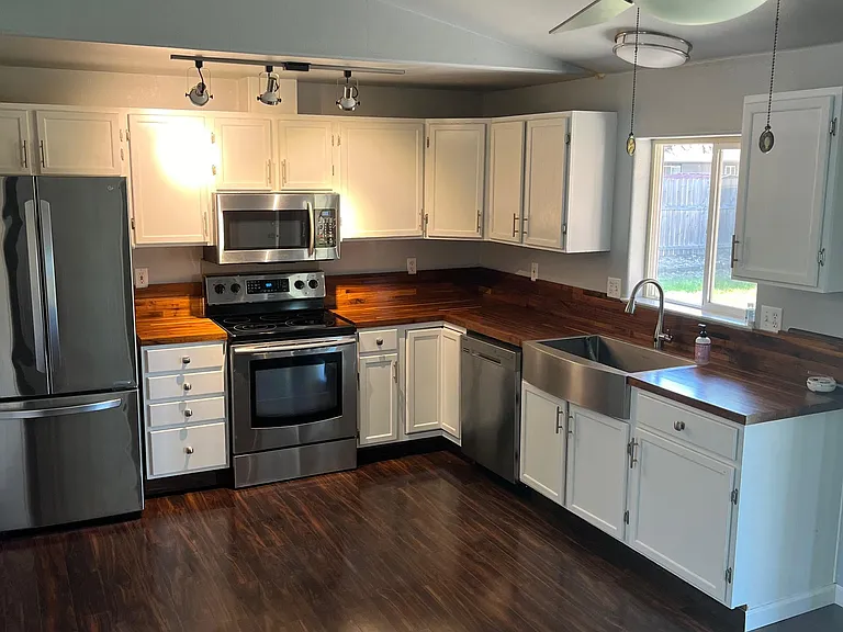 3774 S Redwood Dr — Photo 2