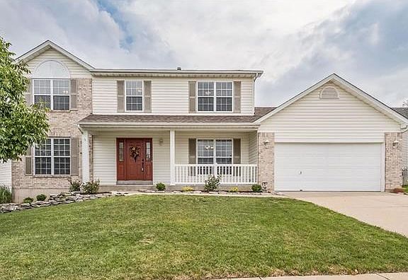 Beautifully updated move-in ready 4 Bedroom, 2.5 Bath 2-Story in Stone Ridge Canyon! Main level is all hardwood and ceramic tile, freshly painted, new light fixtures, new cabinet hardware, and professionally landscaped!