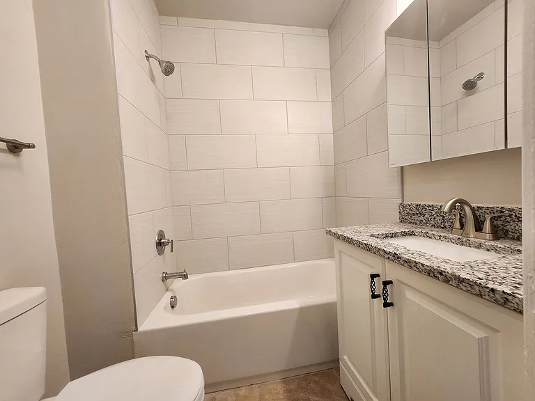 1000 Carteret Ave #8 — Photo 10