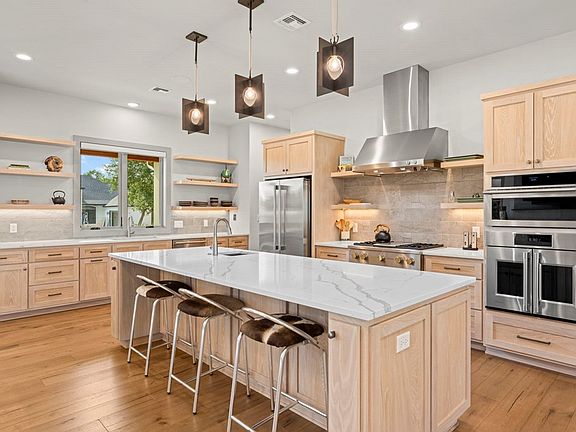 5th image of 328 Ellebracht Dr