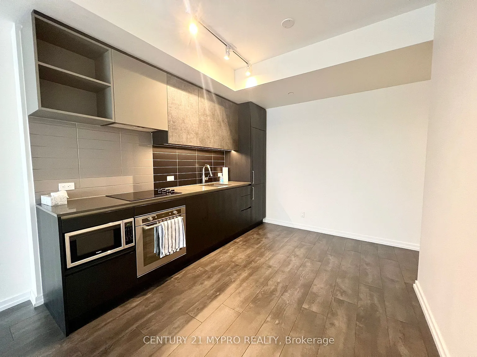 1 bed, $2,050 — Photo 3
