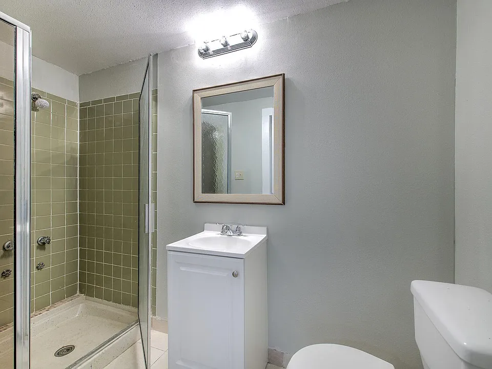 3514 Sarah St