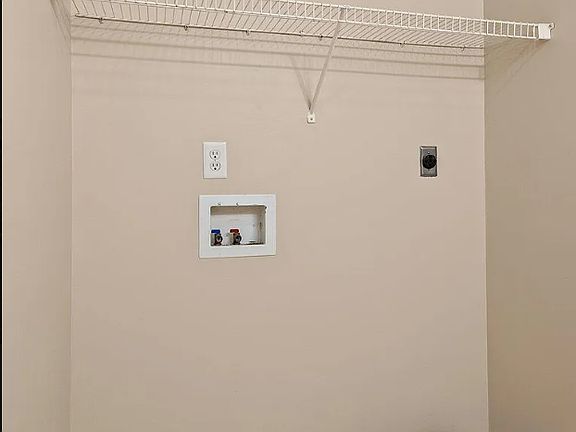 3rd image of 1001 Blackwell Ct #B