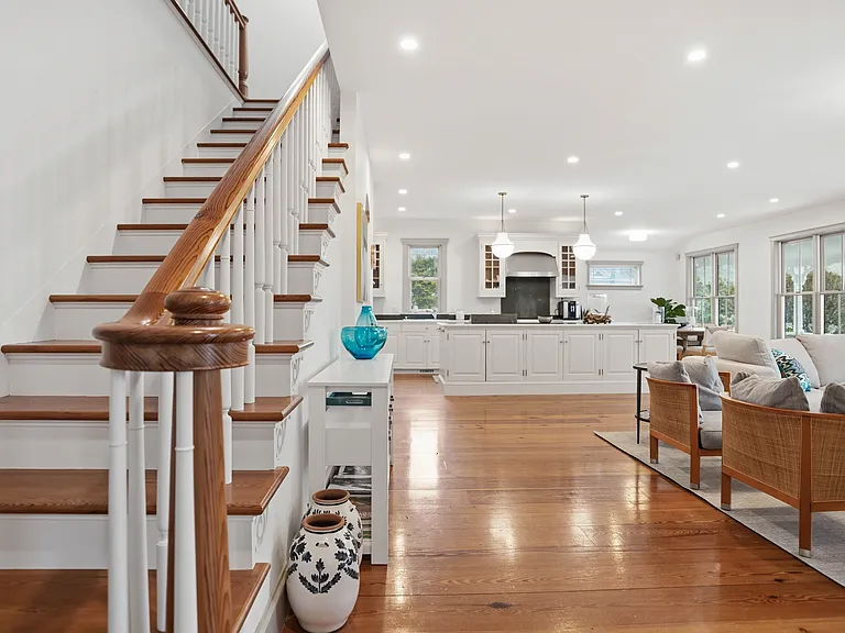 32 Oakland Ave — Photo 12