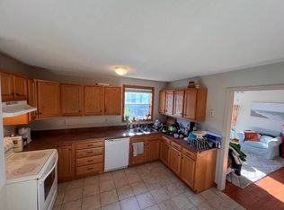 33B Parsons St #B, Easthampton, MA 01027