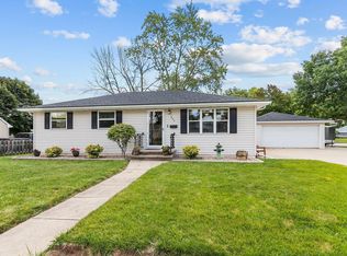 625 Park St, Combined Locks, WI 54113