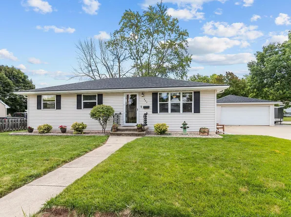 625 Park St, Combined Locks, WI 54113