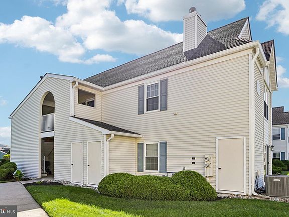 3rd image of 2302 Toddsbury Ct