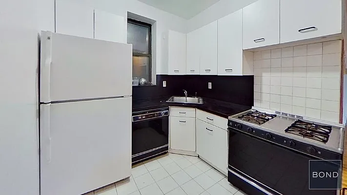 Rented by Bond New York | media 6