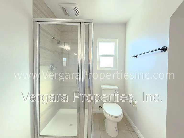 18012 Manhattan Pl — Photo 16