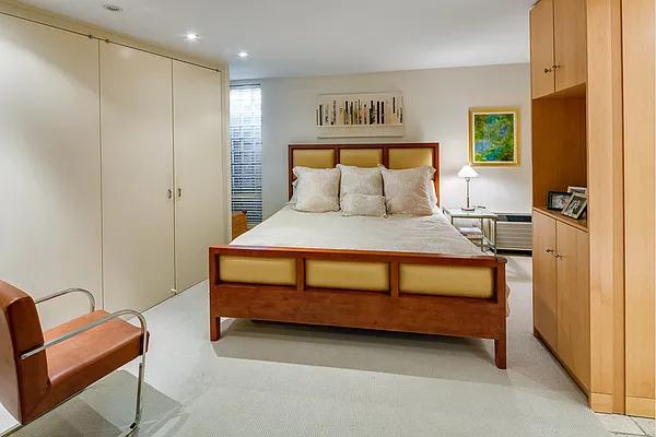 Sold by Stribling | media 3