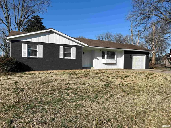100 E South St, Du Quoin, IL 62832