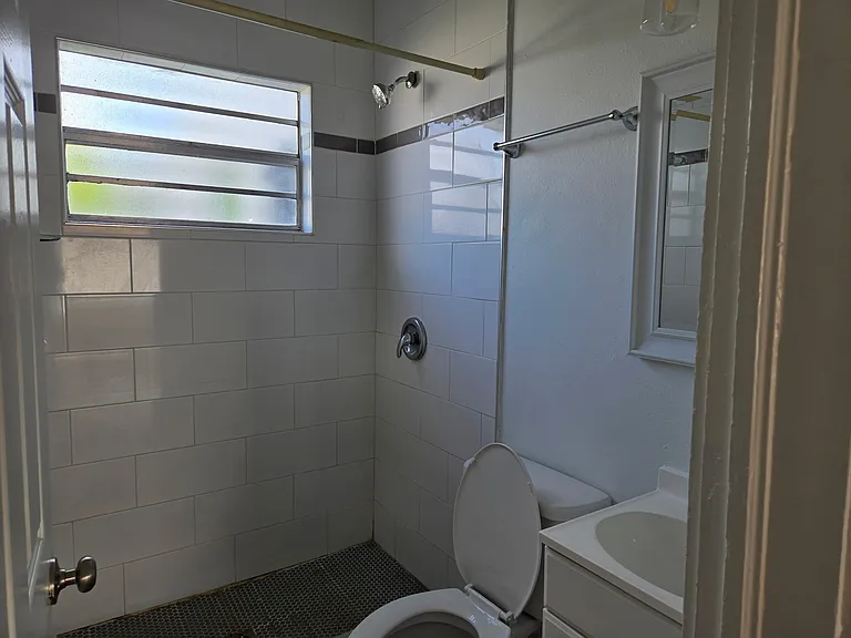 403 Avenue J SE — Photo 6