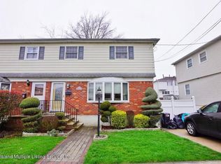 14 Lillian Pl, Staten Island, NY 10308
