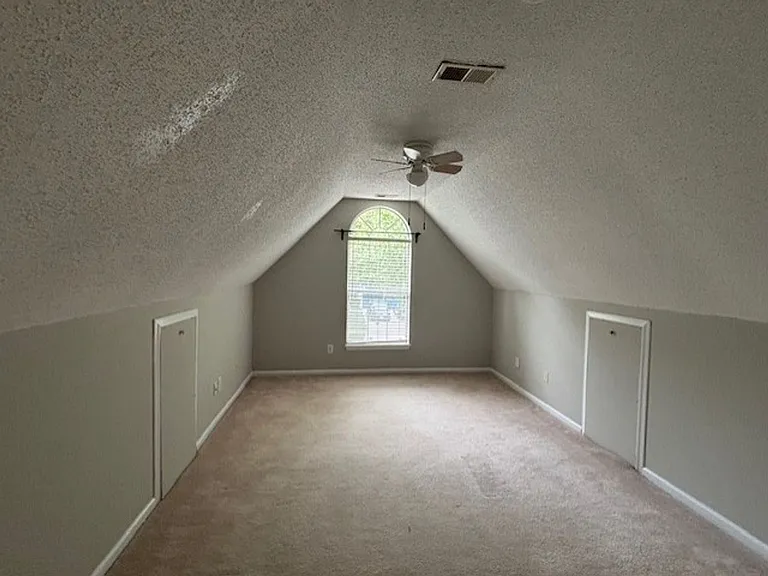 3301 Sacramento Dr — Photo 36