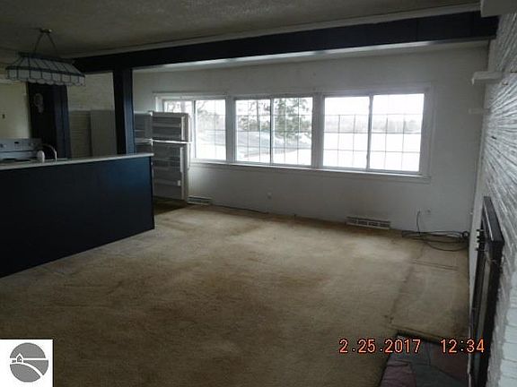 3rd image of 4248 W Lakeside Dr