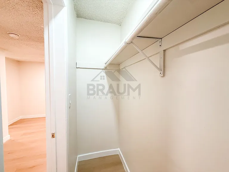 6041 WHITSETT — Photo 5