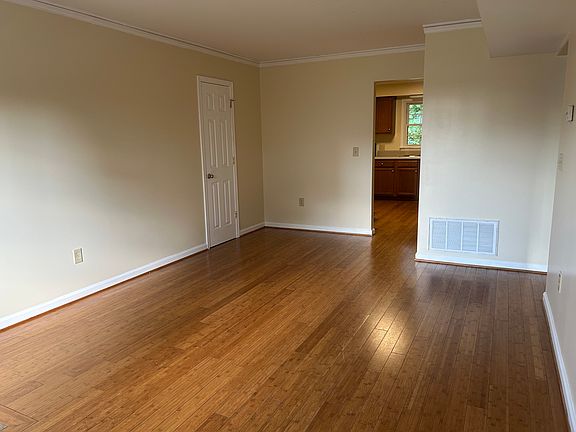 Living room (view towards kitchen)