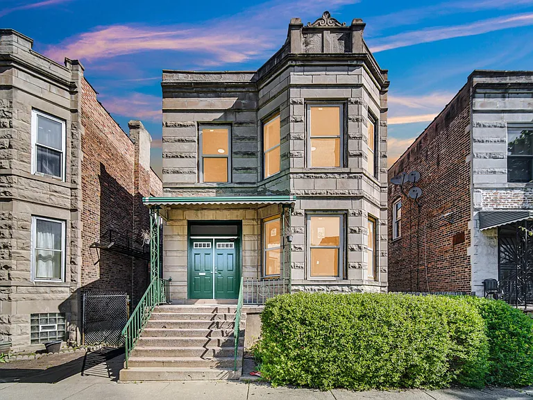 3522 W Flournoy St #2R — Photo 1