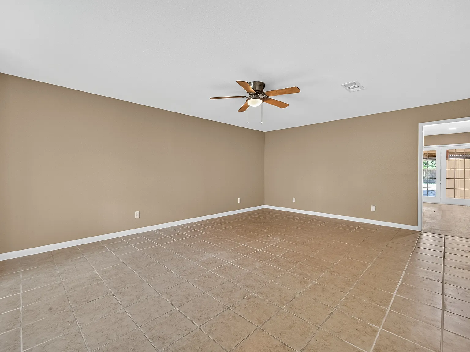 Biggs Ct 6710 - . — Photo 3