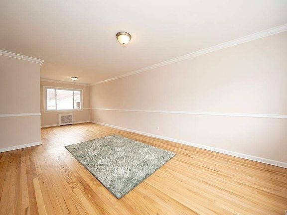 3rd image of 55 9th Ave