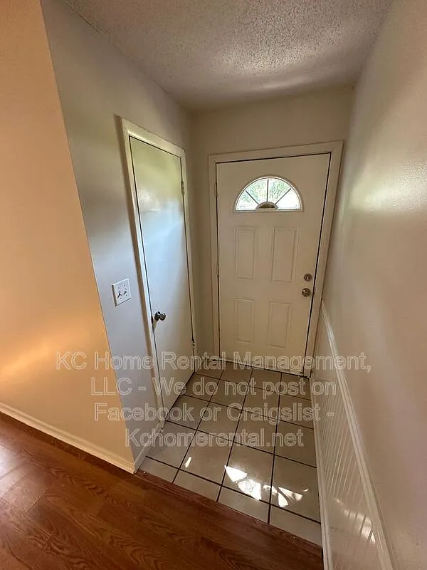 3 bed, 2.0 bath, 1100 sqft, $1,695 — Photo 4