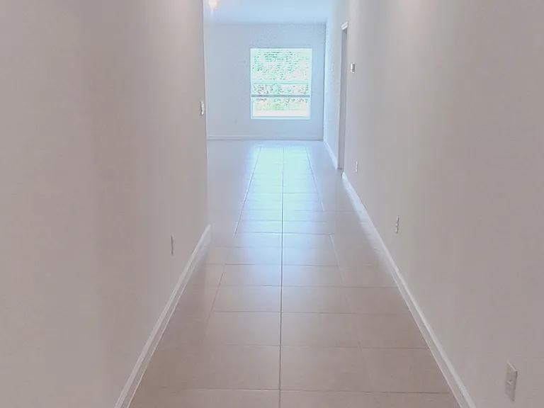 660 Carlyle Way — Photo 31