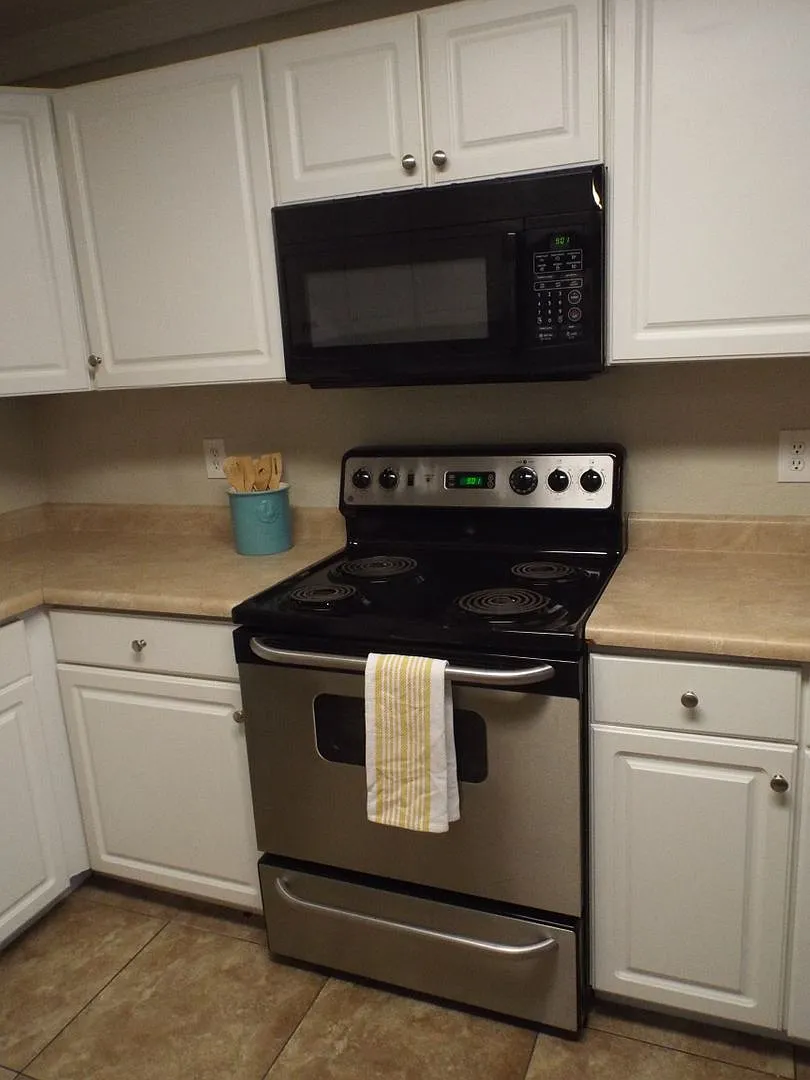 0605 - 303 Hickory St — Photo 4