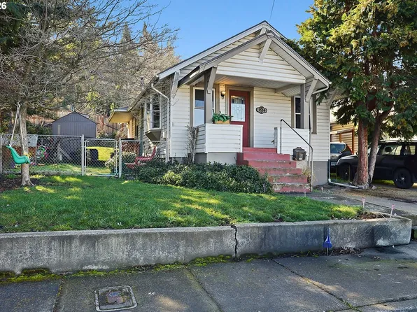 1514 E 14th St, The Dalles, OR 97058