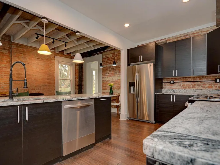 927 Linwood Ave — Photo 5