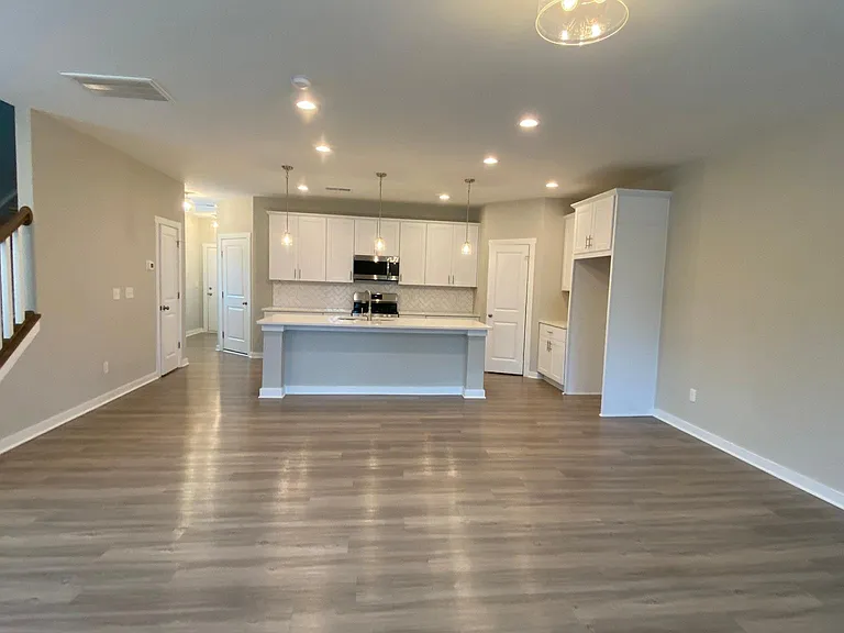 512 Main St — Photo 6