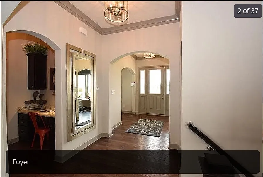 5 bed, 4513 sqft, $3,950 — Photo 2
