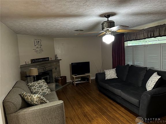 3rd image of 11 Norris Dr