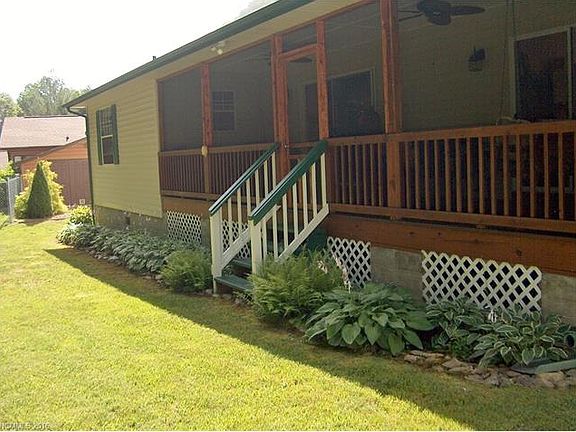 3rd image of 50 Whitewater Dr