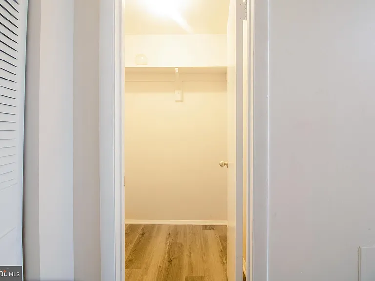 18730 Walkers Choice Rd #2 — Photo 41