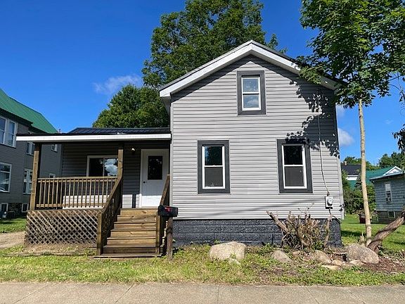 2nd image of 717 N Center St