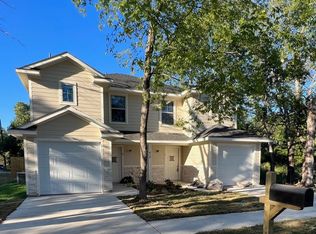 418 S 3rd St #2, Bonham, TX 75418