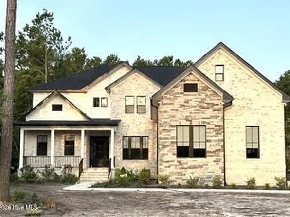 307 Tall Ships Lane, Hampstead, NC 28443