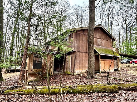 4th image of 85 Hillcrest Dr