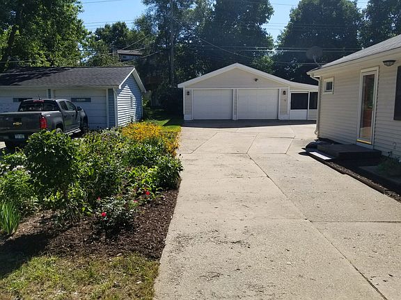 3rd image of 211 Minnetonka Dr