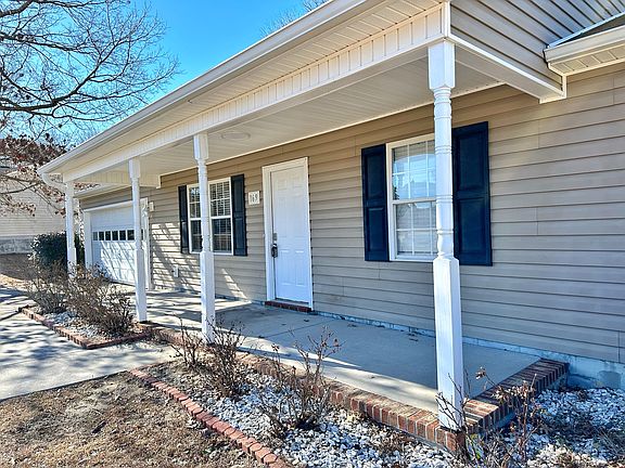4th image of 169 Wheaton Dr