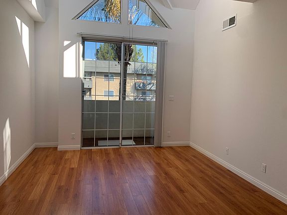 3rd image of 4435 Coldwater Canyon Ave APT 206