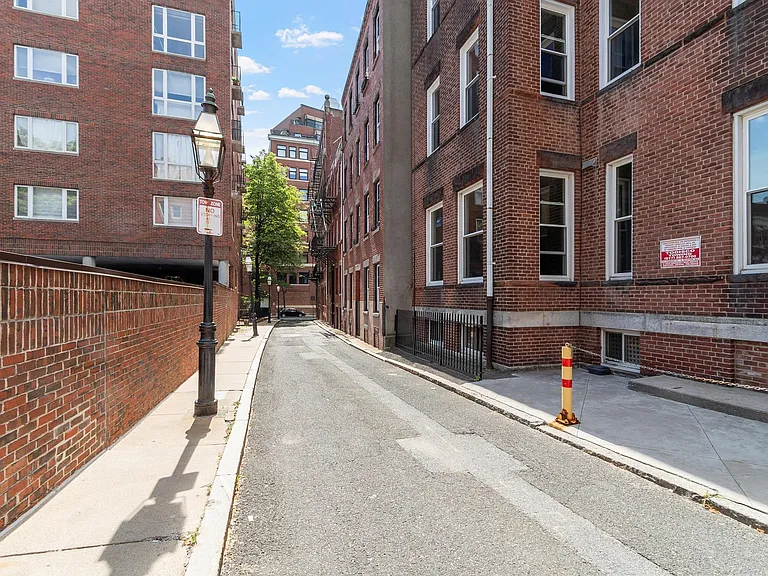 23 Harris St #1 — Photo 16