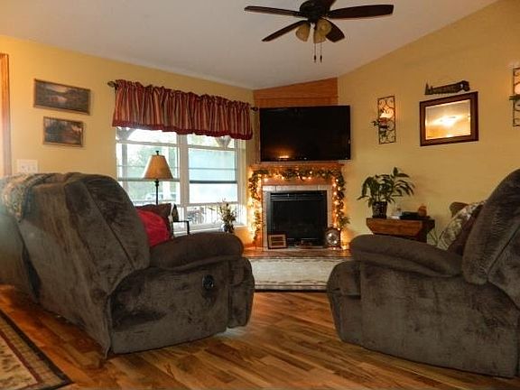 3rd image of 2021 E Breezewood Ct