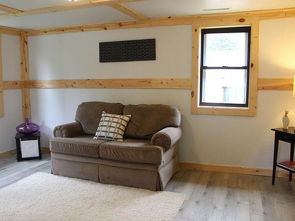 2nd image of 233 Larch Ave